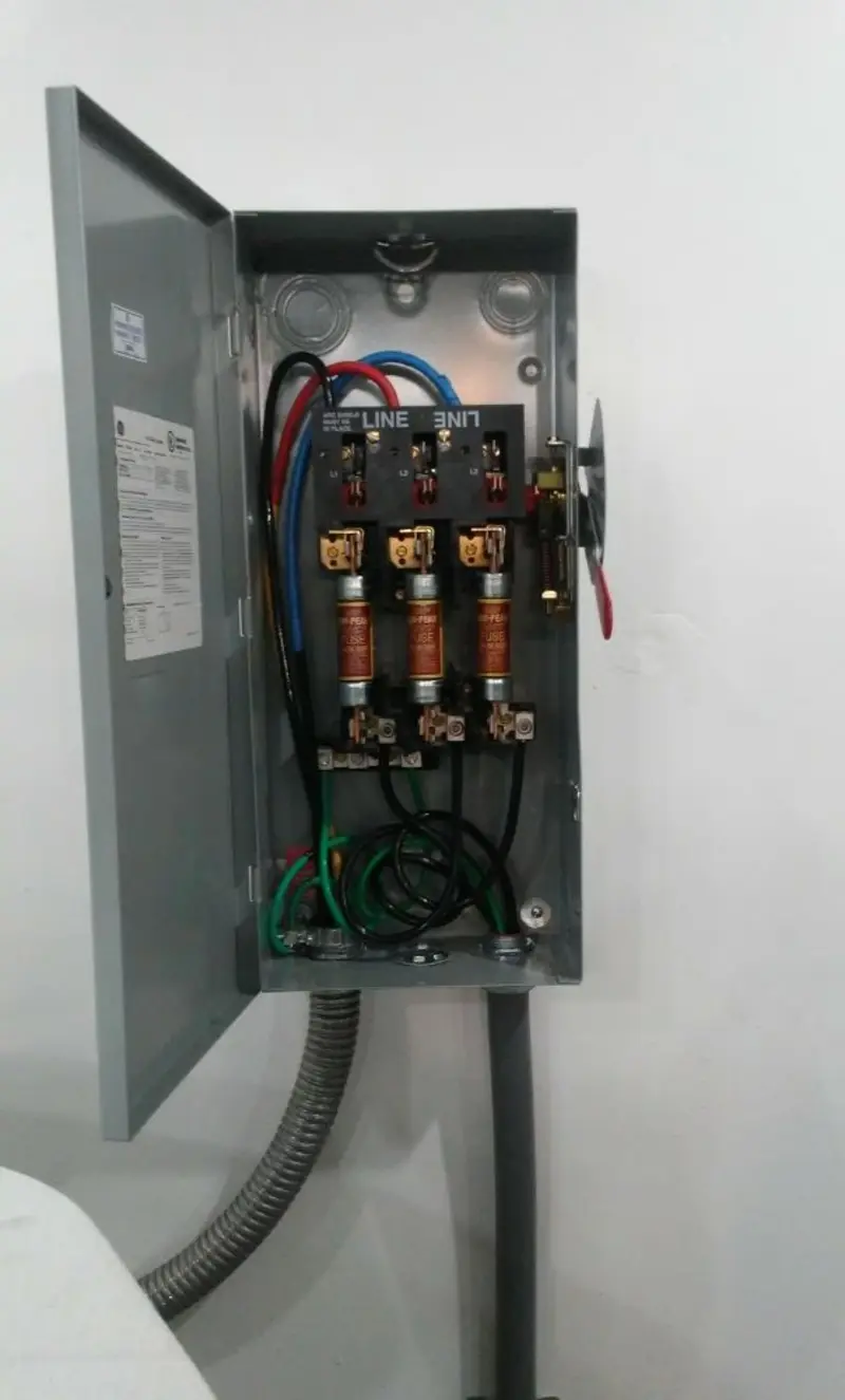 Three-phase disconnect switch installed for Smoke Detector Installation in Bagley